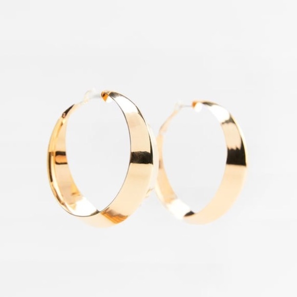 NWT. Zara Golden Metal Rings Hoop Earrings. - Picture 3 of 8